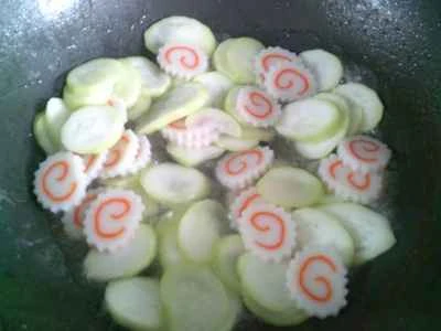 夜咲きセレウス入りかまぼこの炒め物の作り方：7