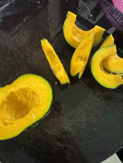 ベビーカボチャ入り蒸し鶏の作り方：1