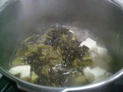 キャベツと豆腐のピクルスを使った豚スペアリブの煮込みの作り方：8