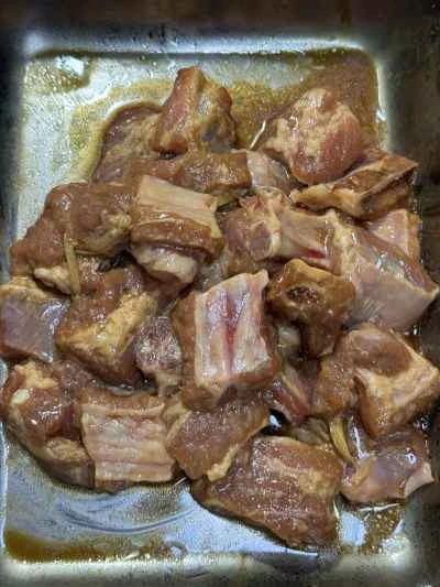 タロイモ入り蒸し豚スペアリブの作り方：2