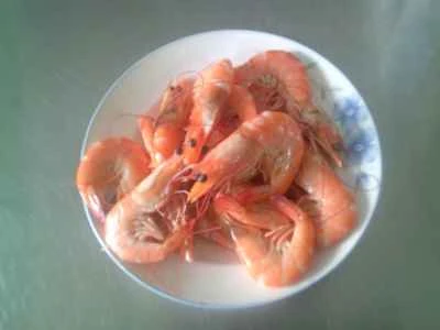 スイカの皮入りエビとカツオの炒め物の作り方：7