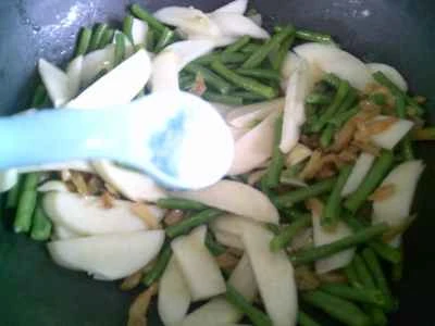 水たけのこの漬物とリボン豆の炒め物の作り方：9