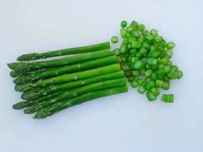 アスパラガス、エビ、コーンの炒め物の作り方：5