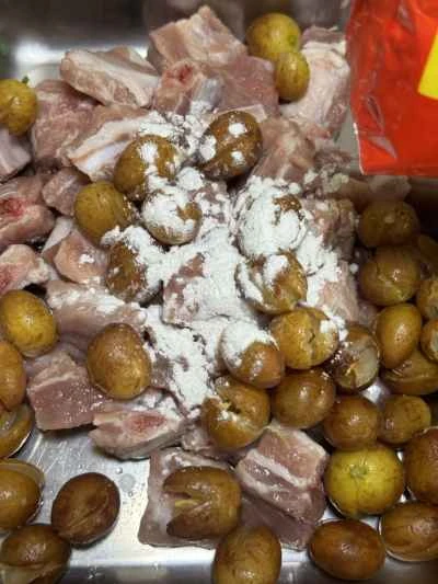 黄色い皮の蒸し豚スペアリブの作り方：4