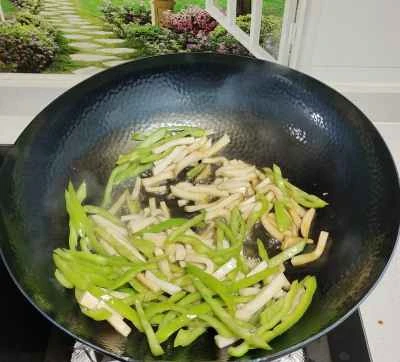 キャベツとピーマンのエリンギ炒めの作り方：4