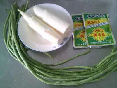 水たけのこの漬物とリボン豆の炒め物の作り方：1