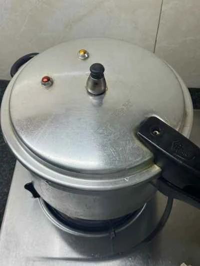 牛テールの煮込みとキャベツのピクルスの作り方：8