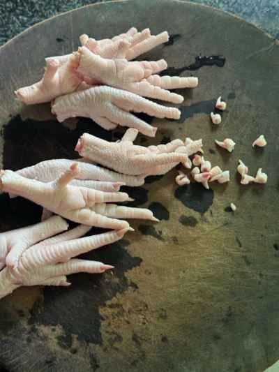 鶏足の煮込みとカラシナの塩漬けの作り方：3