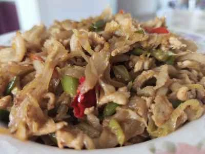 細切り豚肉と酢漬けキャベツの炒め物のレシピ