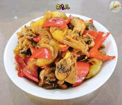 鶏肉と赤ピーマン、こんにゃくの煮込みのレシピ