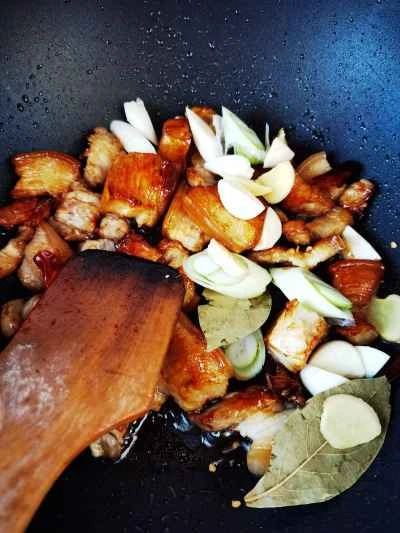 ベビーカボチャ入り豚バラ肉の煮込み レシピ手順：8