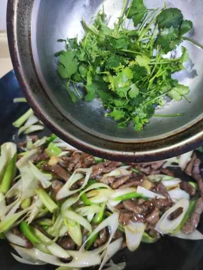 羊肉とネギの炒め物の作り方：8