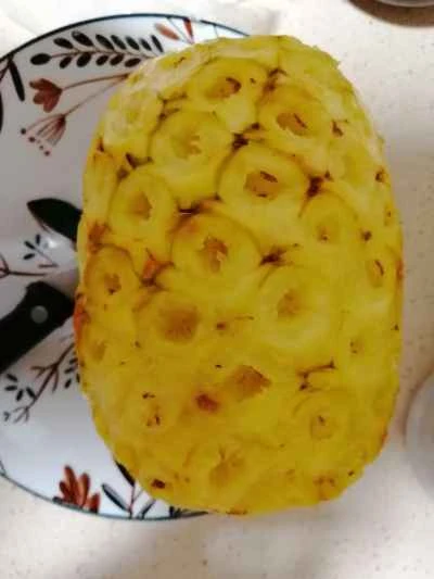 パイナップルとレタスの炒め物の作り方：1