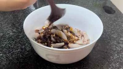 ニンニク風味の豚腸の作り方：7