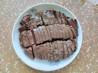 スパイシーな蒸し鴨血のレシピ手順：1