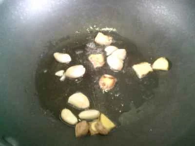 ロブスターのしっぽ入り鶏肉の煮込みの作り方：3