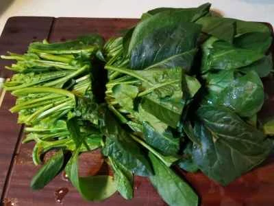 卵ソースのほうれん草サラダの作り方：1