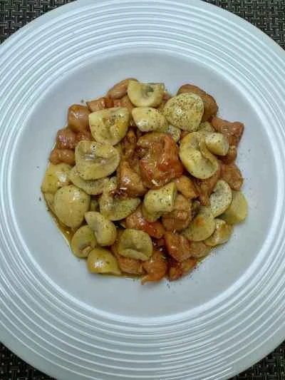 乾燥キノコ入りチキンのソテーの作り方：16