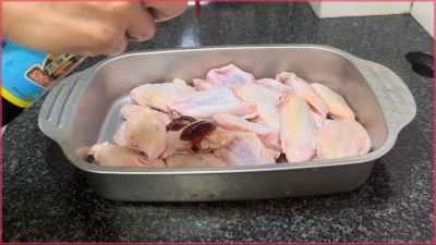 ガーリックバターチキンウィングのレシピ手順：2