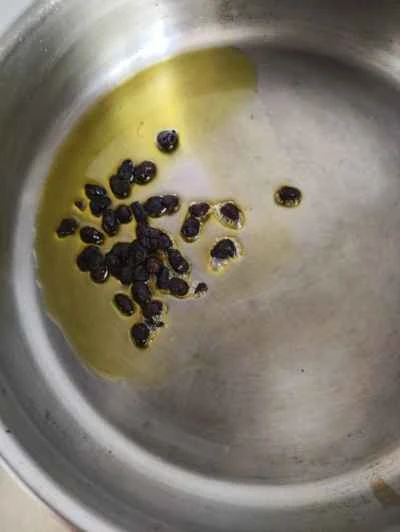 ハルビンの赤ソーセージとネギの炒め物 レシピ手順：4