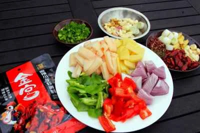 スパイシードライポットチキンの作り方：1