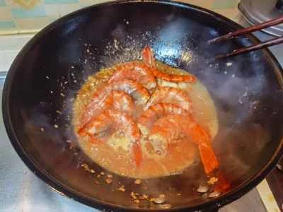 ニンニク風味のブラックタイガーエビの作り方：11