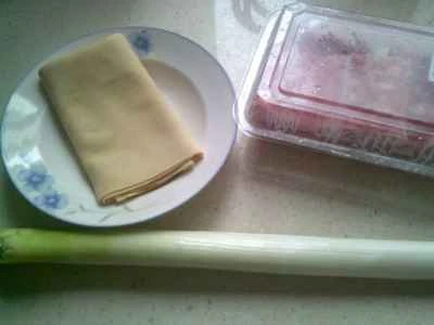 牛肉とネギと豆腐の皮の炒め物の作り方：1