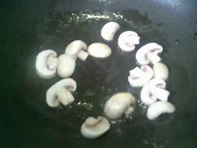 ズッキーニとキノコとエビの炒め物を作る手順：7