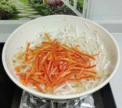 赤唐辛子入りもやし炒めの作り方：6