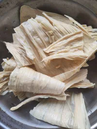 乾燥豆腐と野生キノコ入り蒸し豚肉の作り方：1