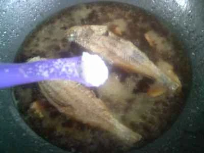 小さな黄色いニベと胃袋の煮込みの作り方：8