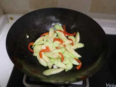 細切り豚肉とヘチマの炒め物の作り方：7