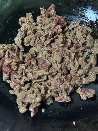 エビと牛肉の炒め物の作り方：8