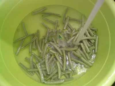 フライドポテトと豆の三角形を作る手順：2