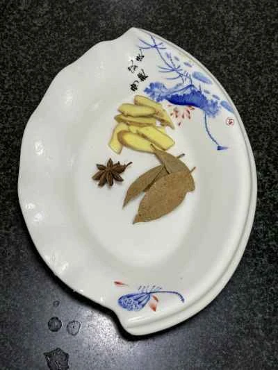 ラム肉とジャガイモの煮込みの作り方：2