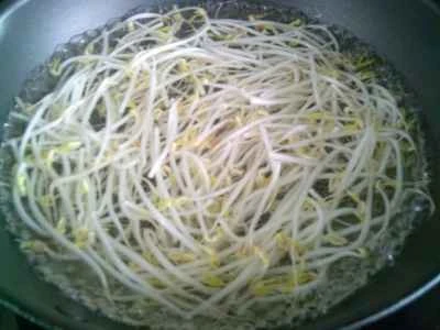 緑豆の芽と千切りの辛子漬けを作る手順：4