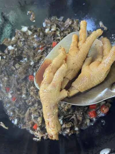 塩漬けカラシナを使った鶏足の煮込みの作り方：13