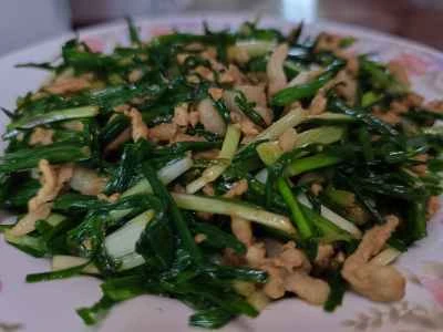 ニンニク入り豚肉細切り炒めのレシピ