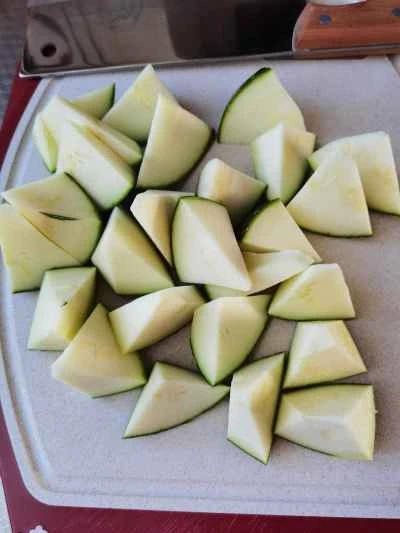 ベビーカボチャ入り豚バラ肉の煮込み レシピ手順：2