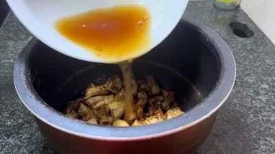 ニンニク風味の豚腸の作り方：12