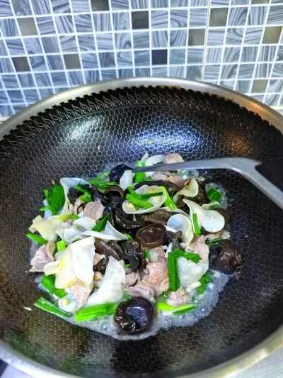 豚肉の白キクラゲ炒めの作り方：7