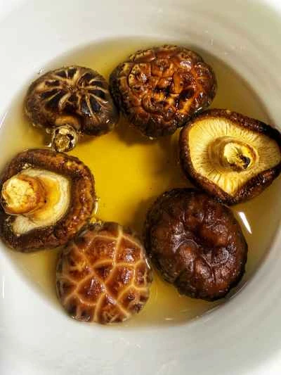 マッシュルームとチキンのナゲットの作り方：1