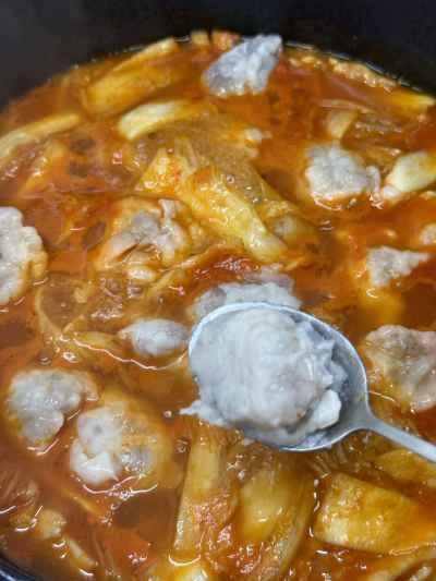 キムチ、豆腐、エビの鍋の作り方：6