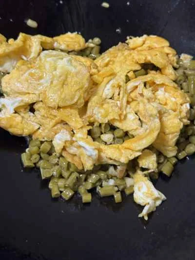 卵とインゲンの炒め物の作り方：8
