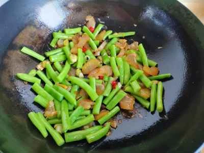 牛すじとインゲンの炒め物の作り方：6