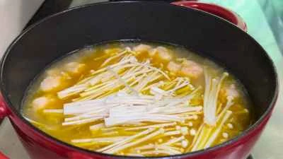 牛肉とエビのペーストを使った酸っぱいスープの作り方：10