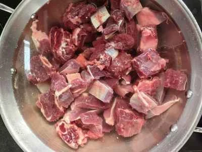 トマト煮込み牛肉の作り方：2