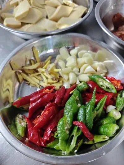 スライスした肉を使ったベジタリアンチキン炒めの作り方：5