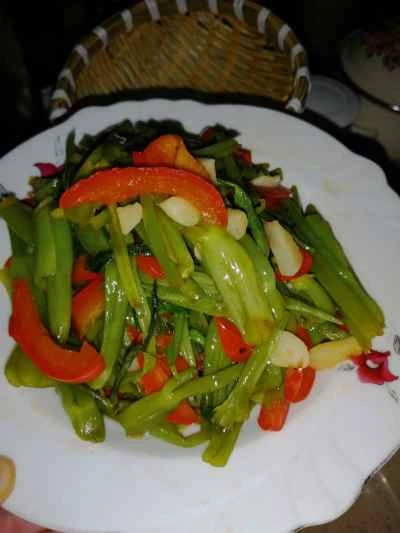 空芯菜の茎と赤唐辛子の炒め物の作り方：6