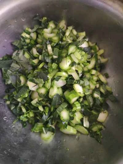 チンゲン菜と春雨の卵炒めの作り方：2